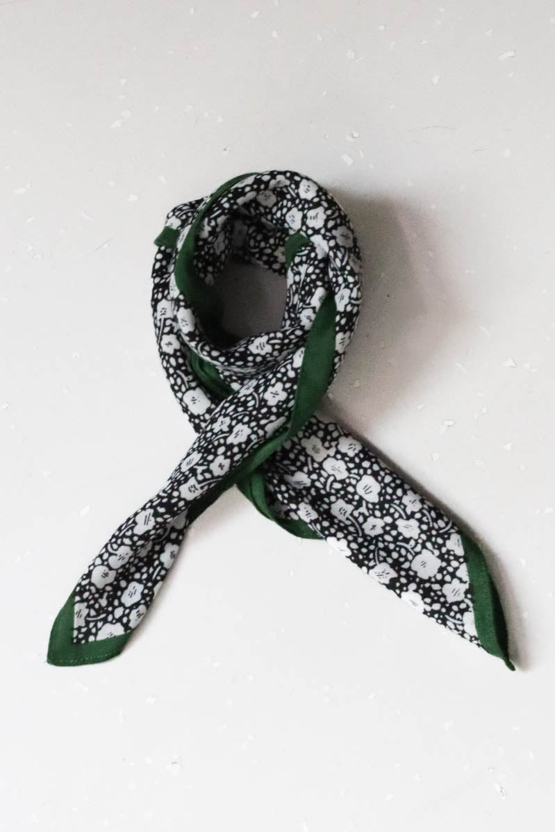 Viszkóz kendő - fekete/zöld