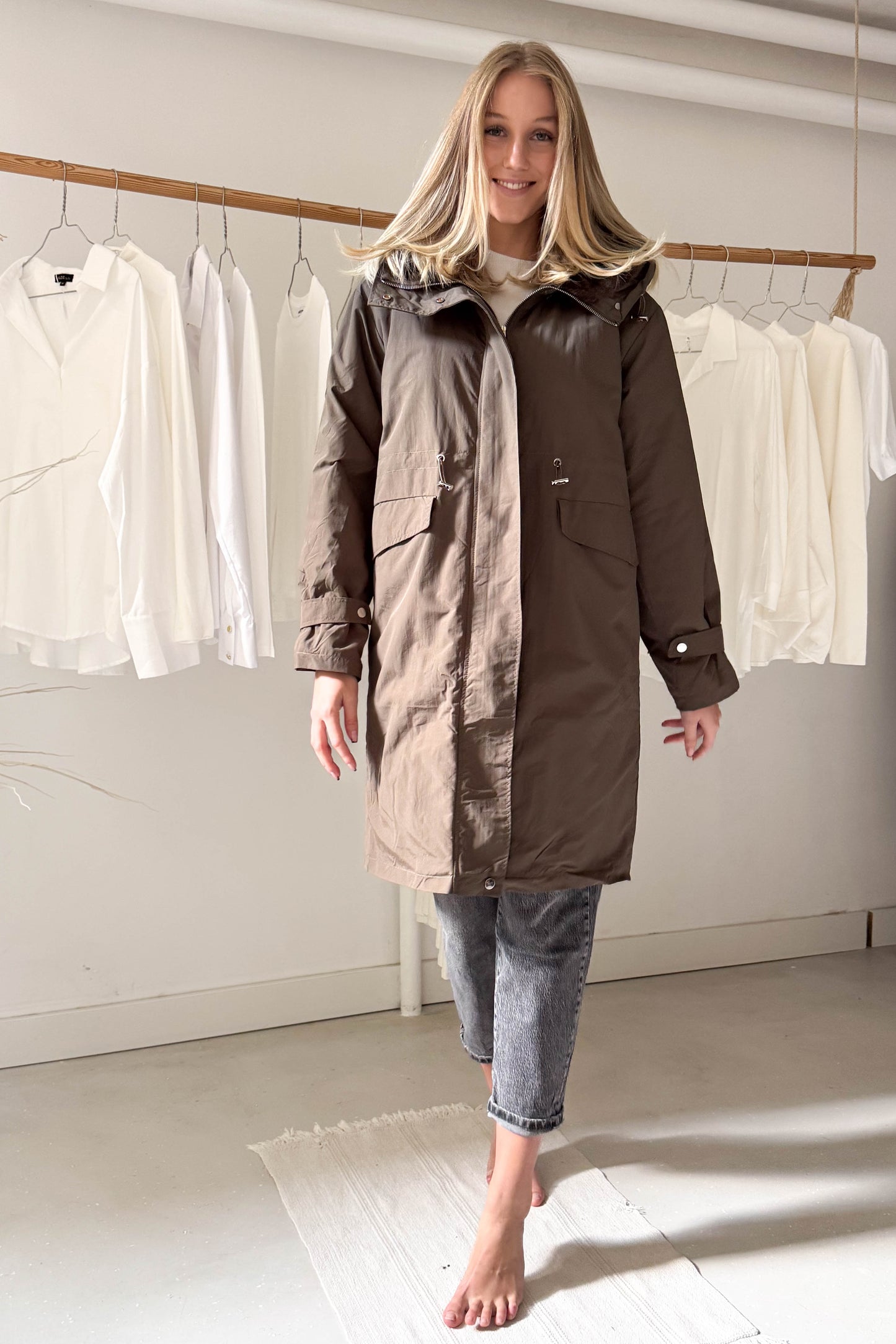 Bélelt, kapucnis kabát-khaki