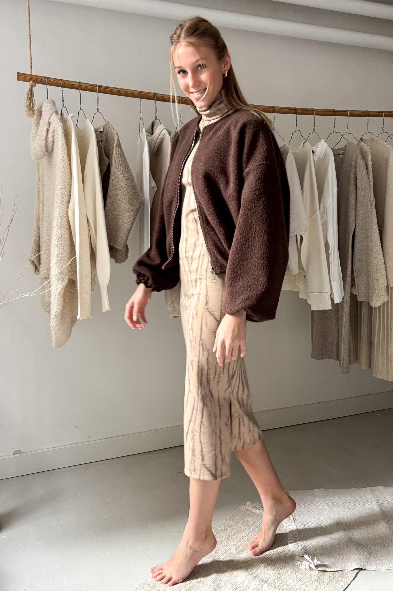 Fatörzsmintás ruha - bézs