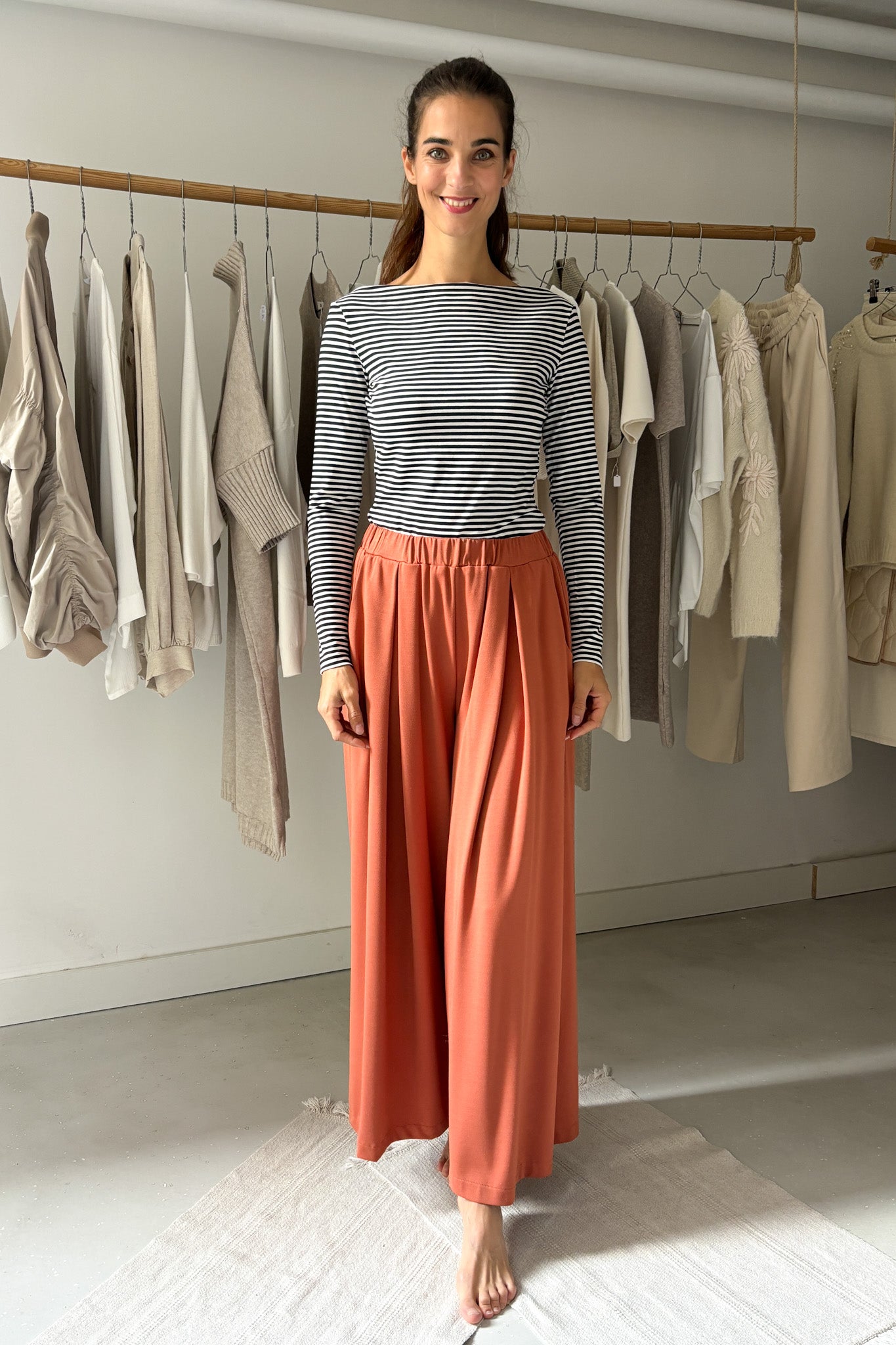 Elöl hajtásos, nadrág - pasztell tégla színű