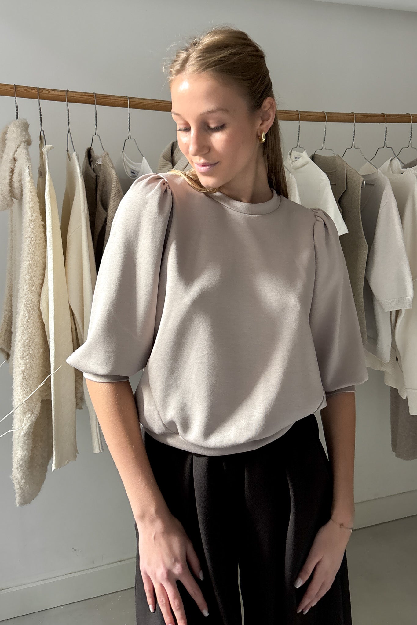 Puffos ujjú felső - pézsmabarna