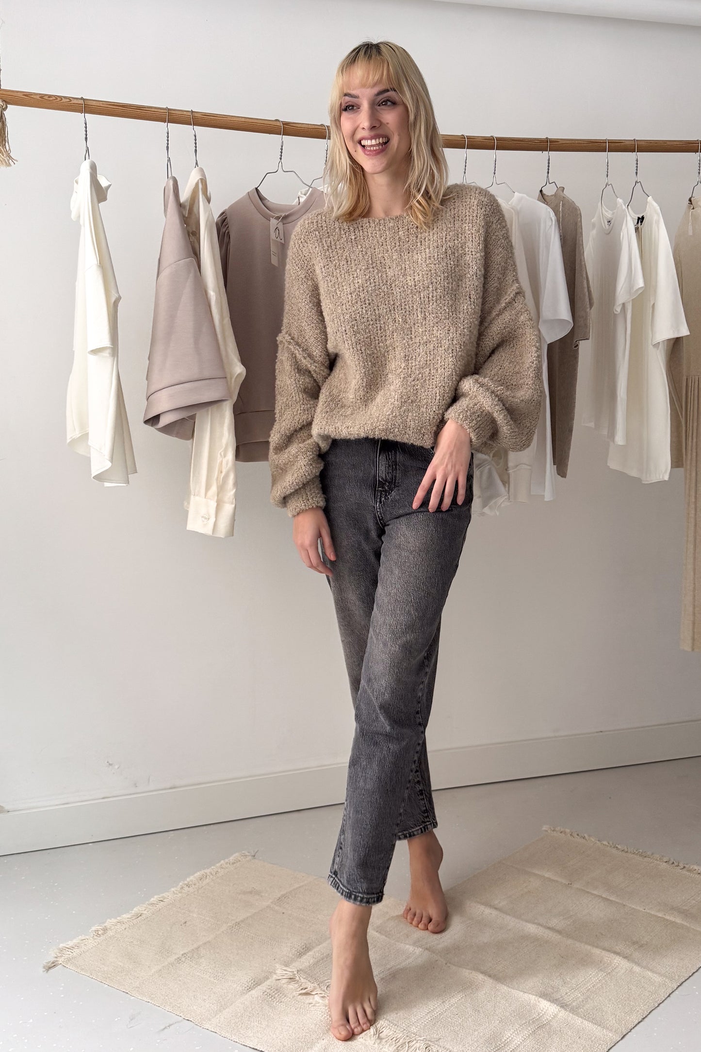 Oversize buklé pulcsi-dióbarna