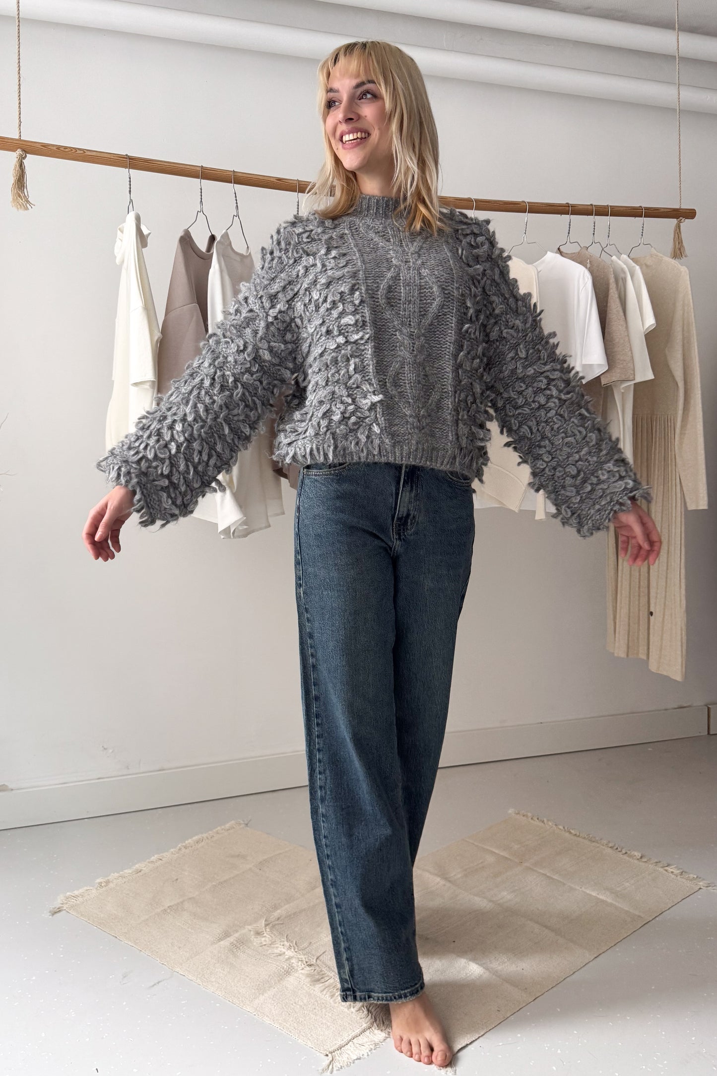 Texturált hurkolt kötött pulcsi