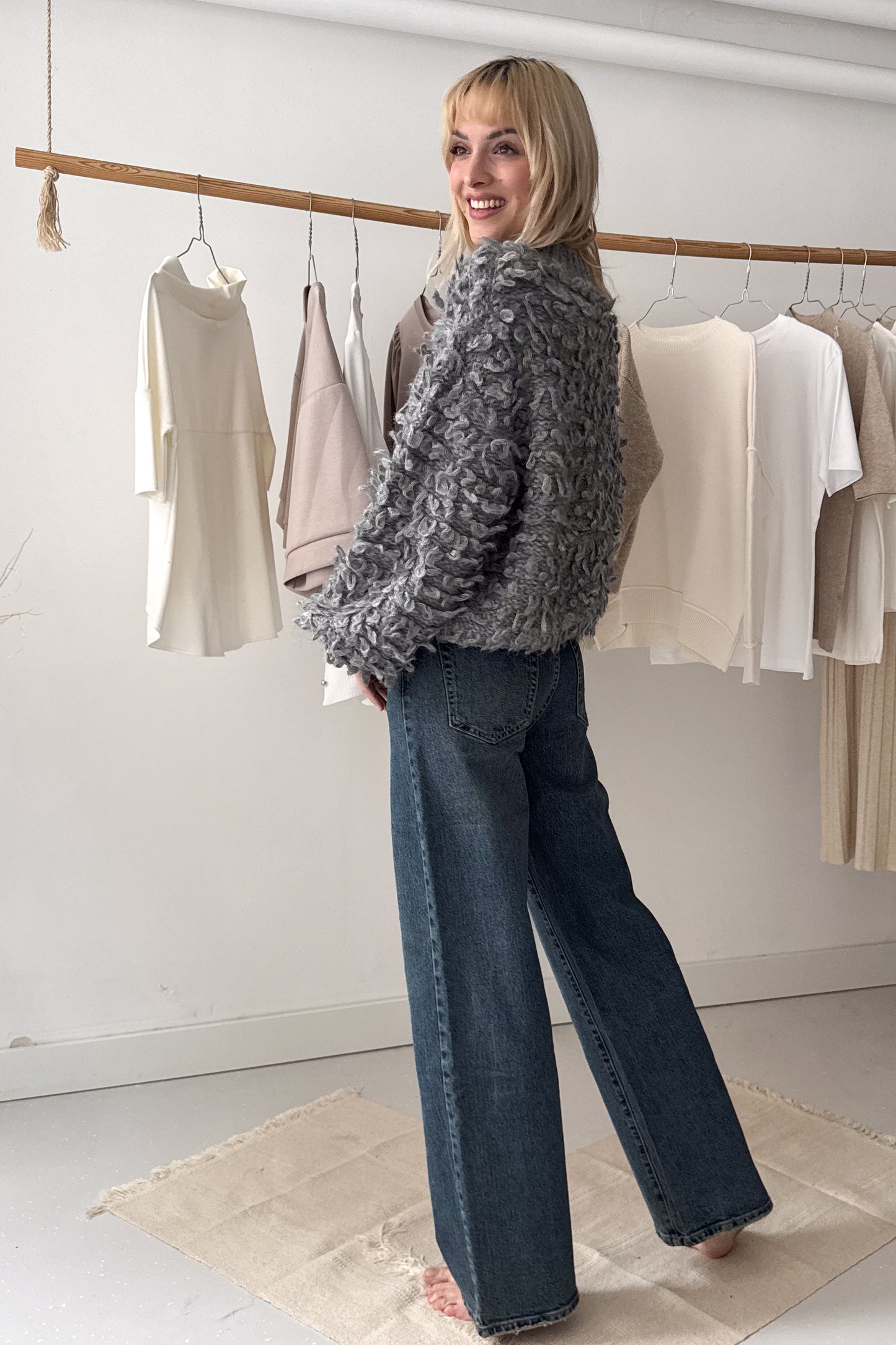 Texturált hurkolt kötött pulcsi