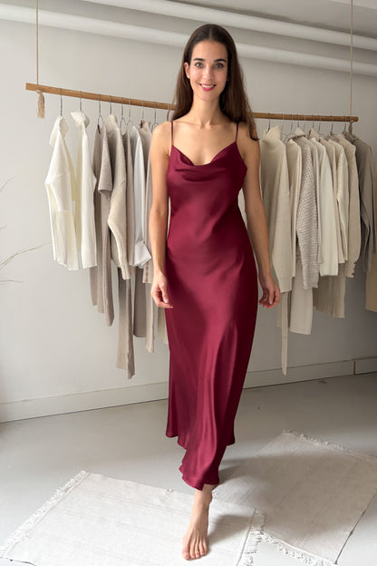 Spagettipántos ruha - burgundi