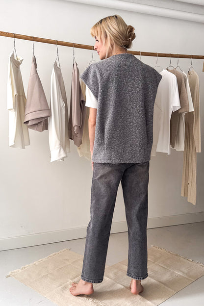 Oversize, szőrös mellény - sötétszürke