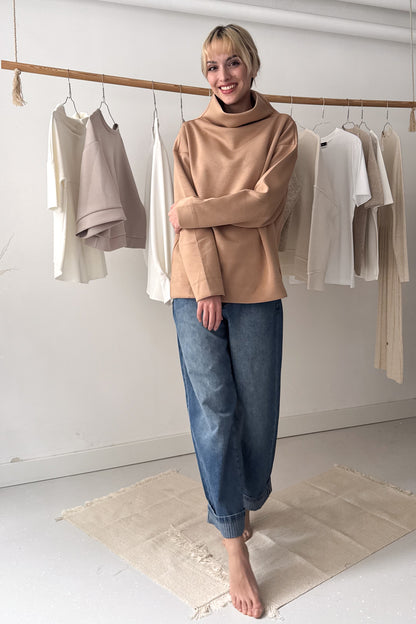 Álló nyakú pulcsi-parafaszín