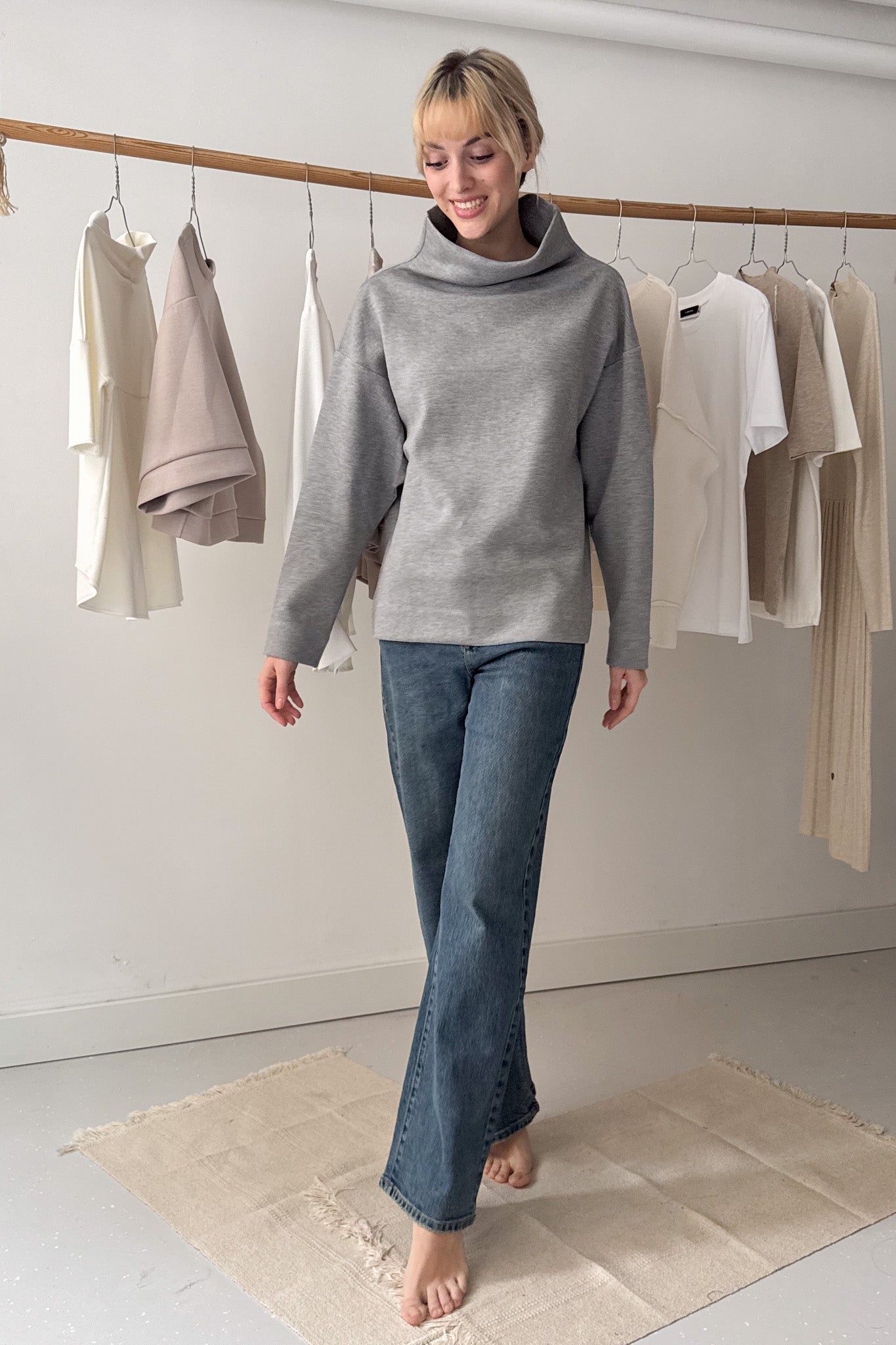 Álló nyakú pulcsi - hamuszürke