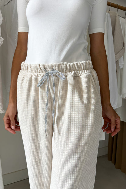 Plüss hatású nadrág - vajszínű