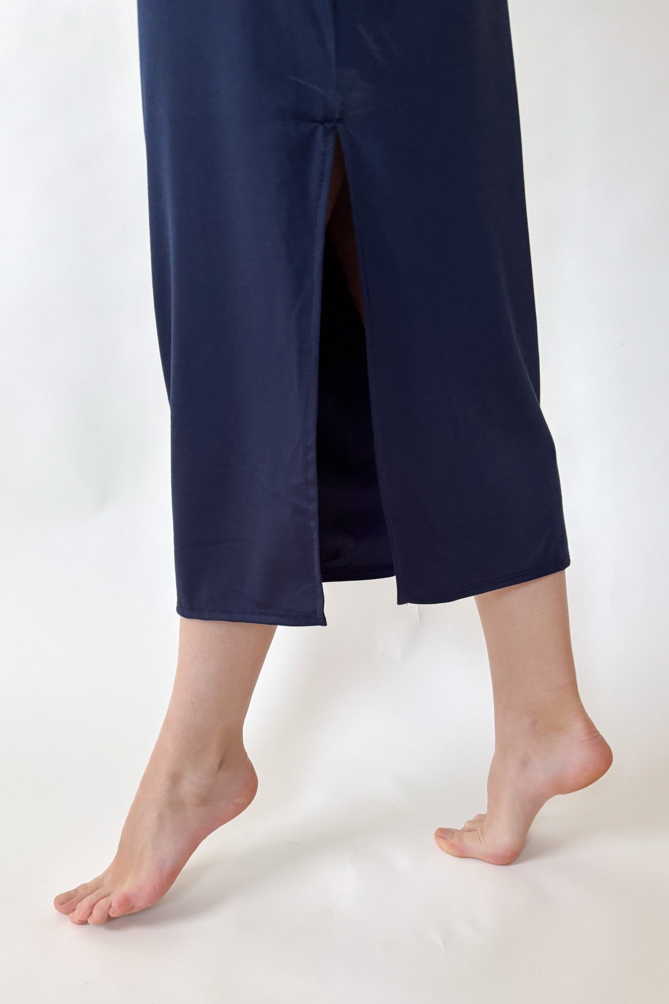 Éjkék, félvállas ruha