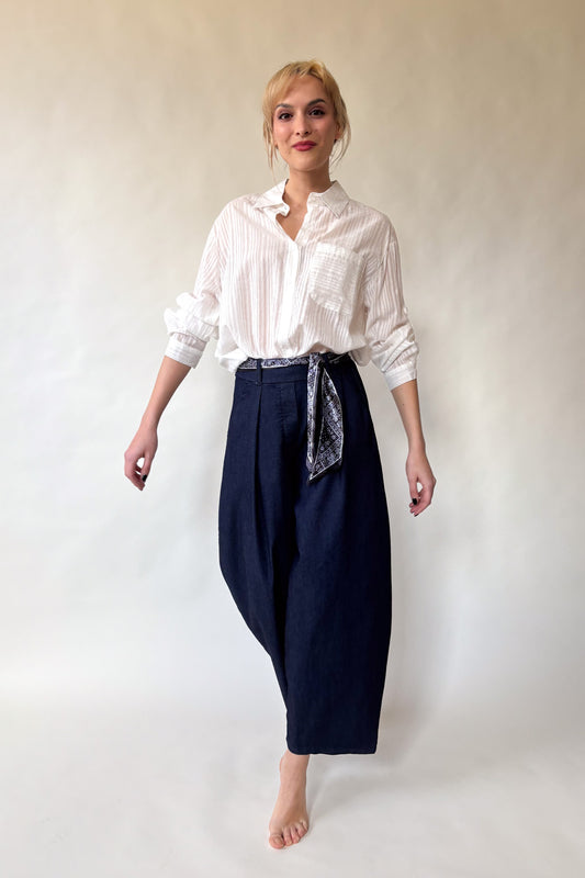 Sötétkék pasanadrág kendővel