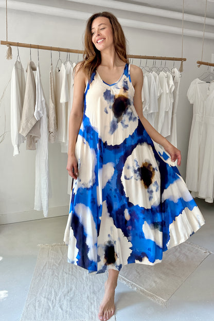 Kék mintás lenge ruha