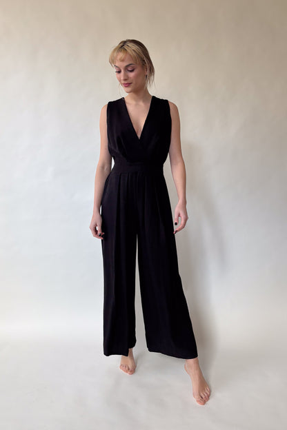 Sleeveless backless jumpsuit-black