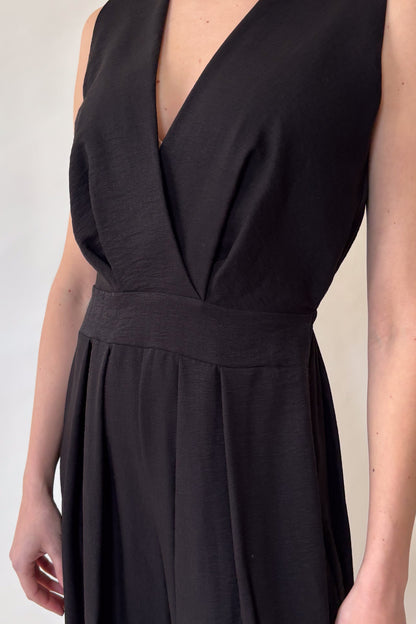 Sleeveless backless jumpsuit-black