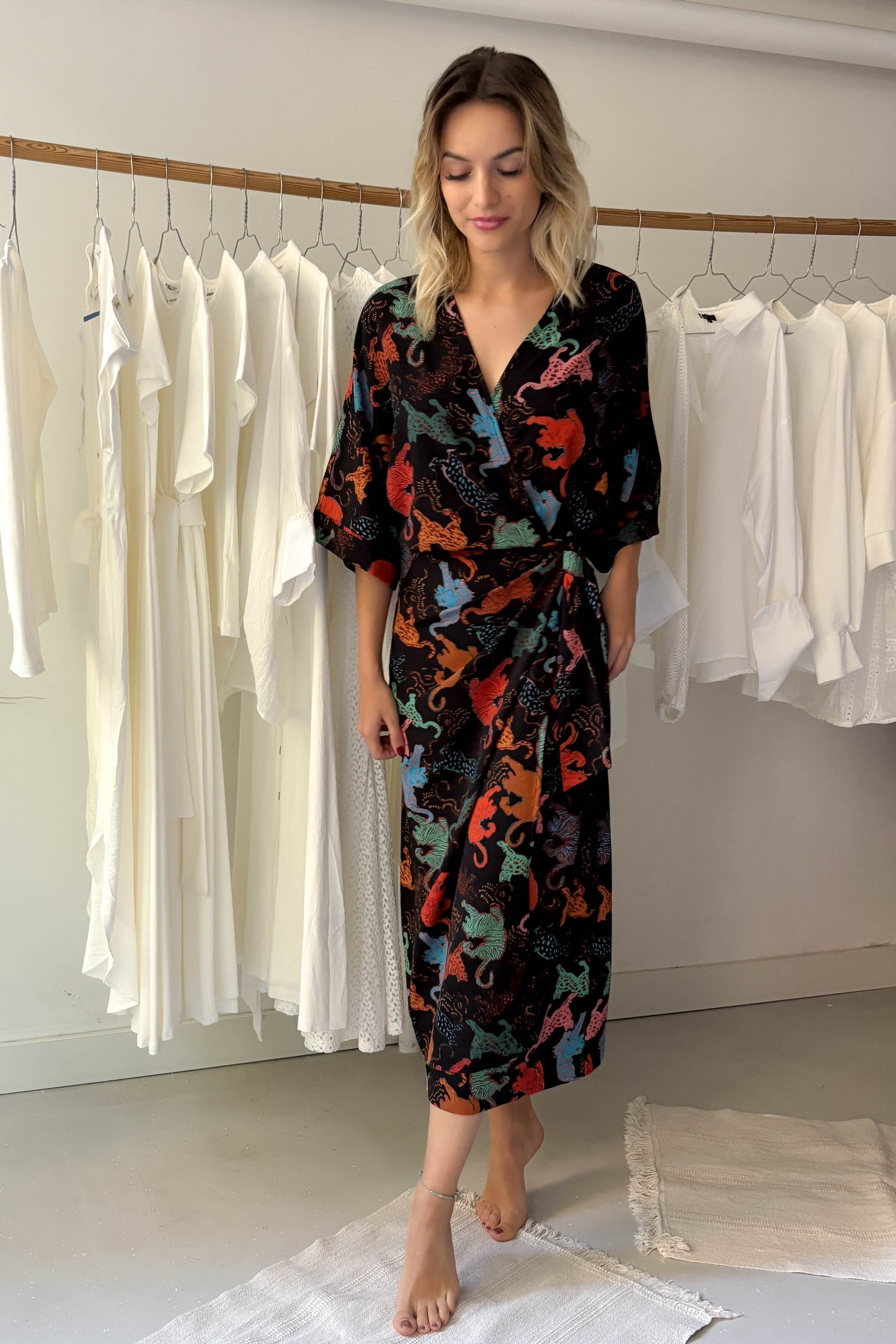 Átlapolós ruha-állatmintás