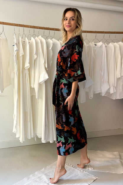 Átlapolós ruha-állatmintás