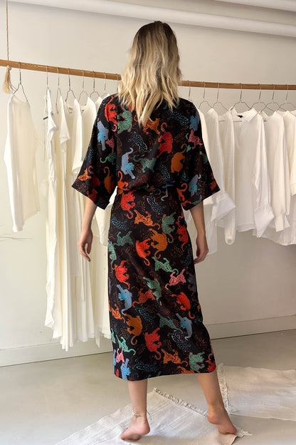 Átlapolós ruha-állatmintás