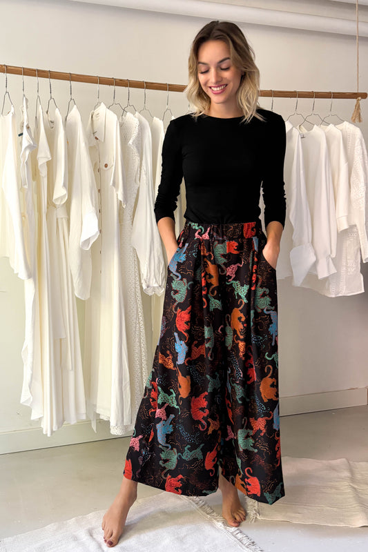 Elöl hajtásos lenge nadrág-állatmintás