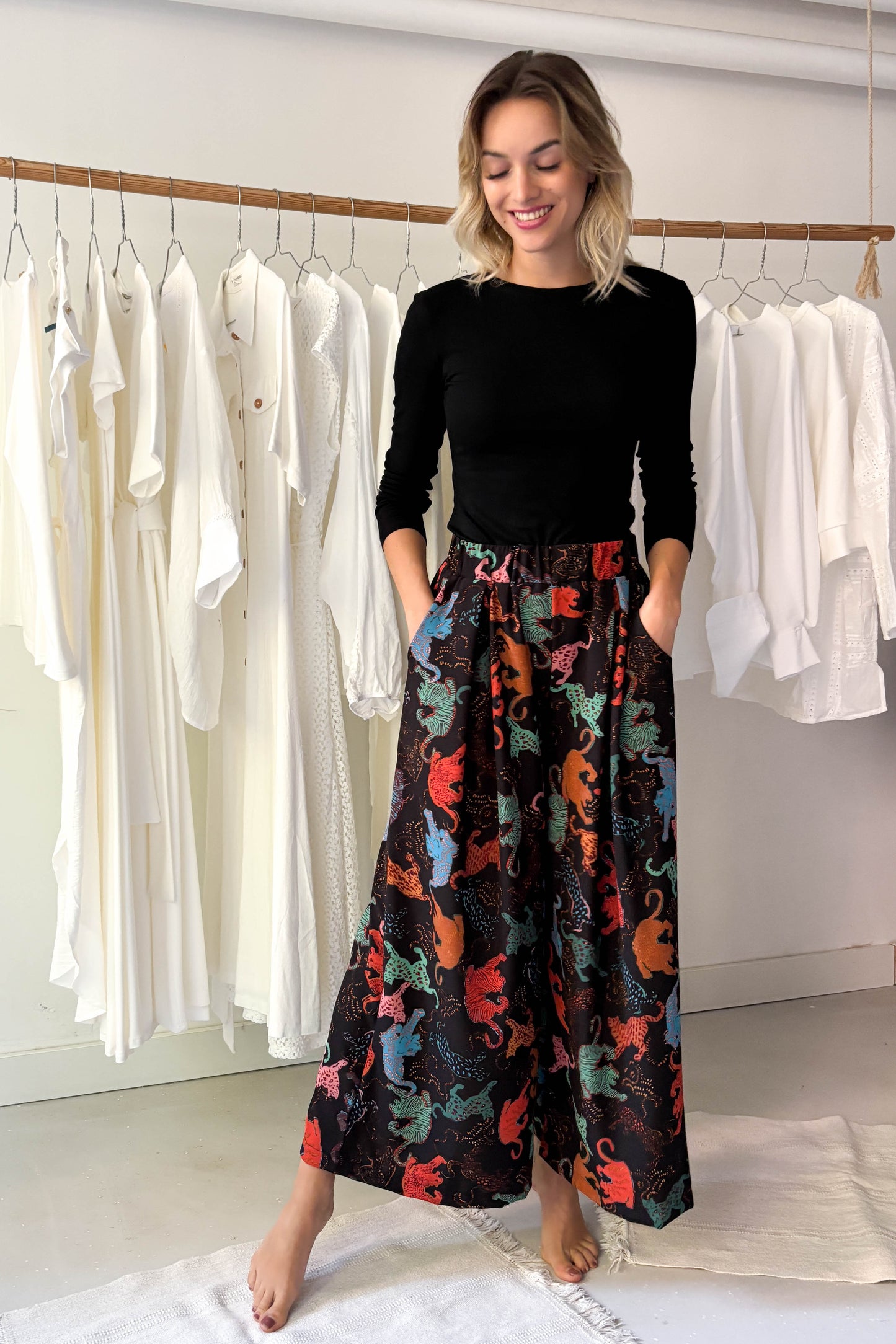 Elöl hajtásos lenge nadrág-állatmintás