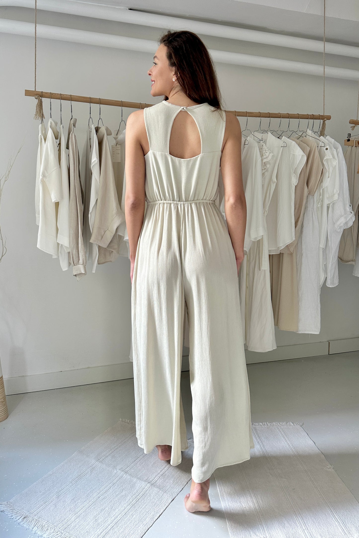 Ujjatlan viszkóz overál