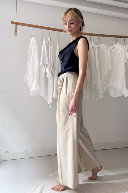 Ejtett nyakú elegáns felső - sötétkék