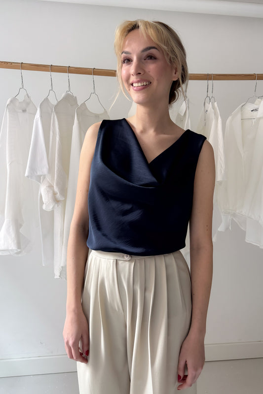 Ejtett nyakú elegáns felső - sötétkék