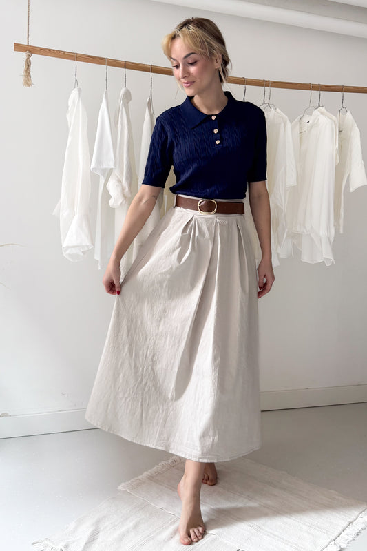 Drapp szoknya övvel