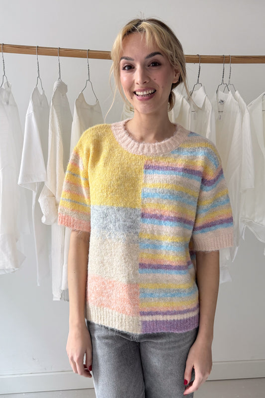 Színes kötött felső-sárga