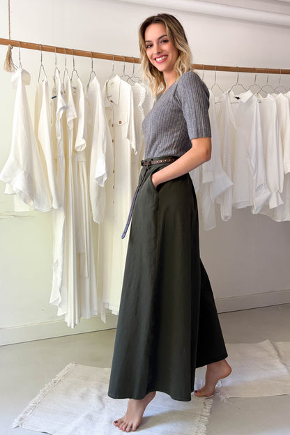 Bővülő szárú nadrág övvel-khaki