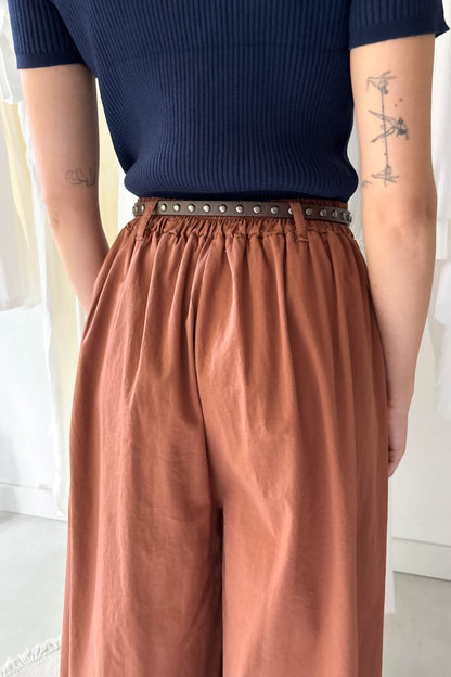 Bővülő szárú nadrág övvel-terrakotta