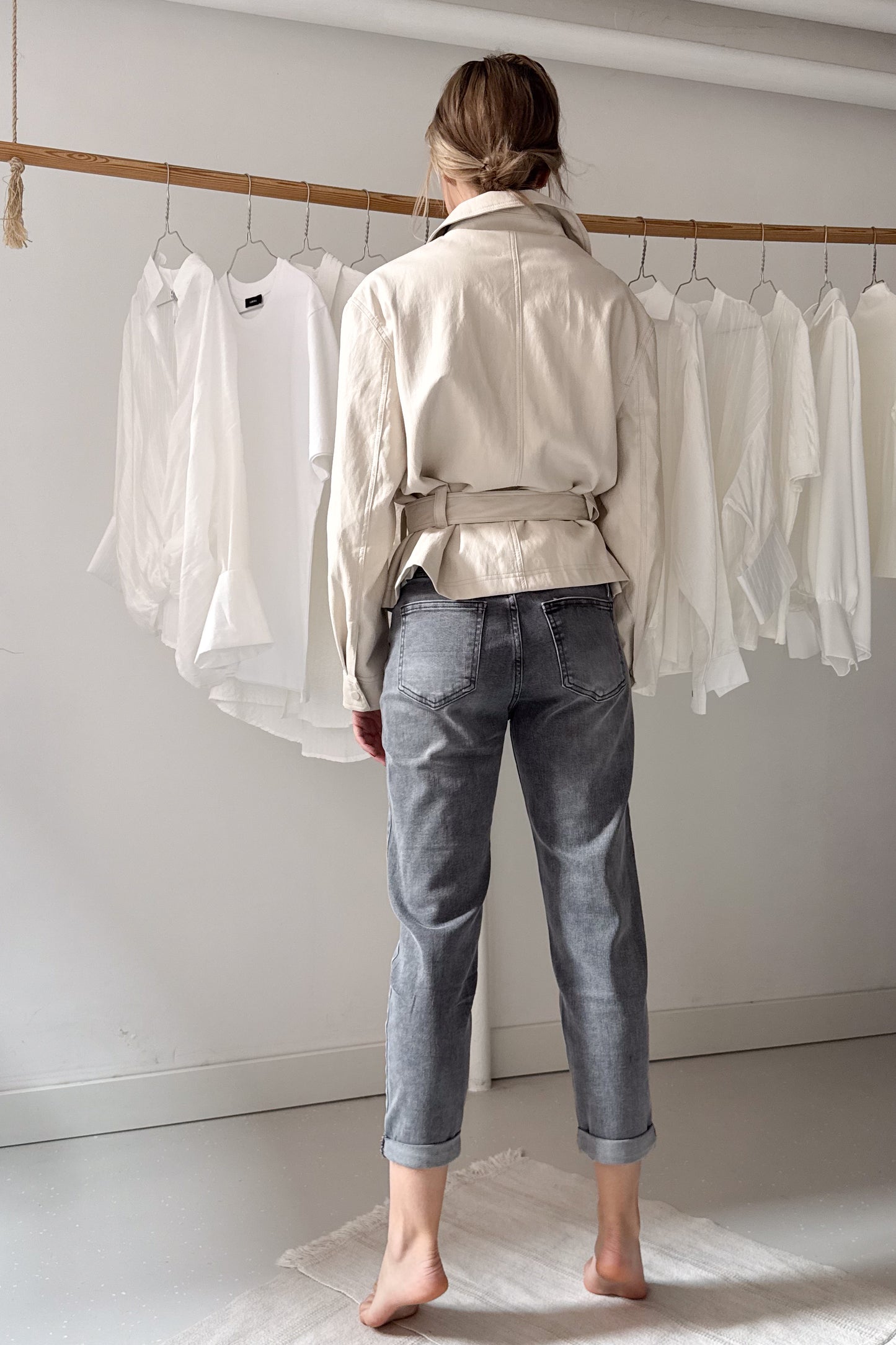 Szürke mom fit farmernadrág