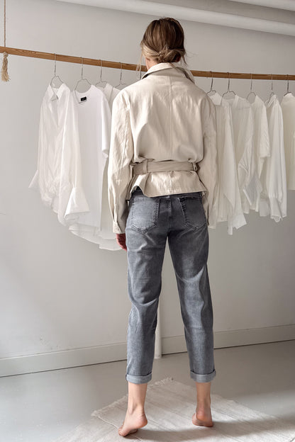Szürke mom fit farmernadrág