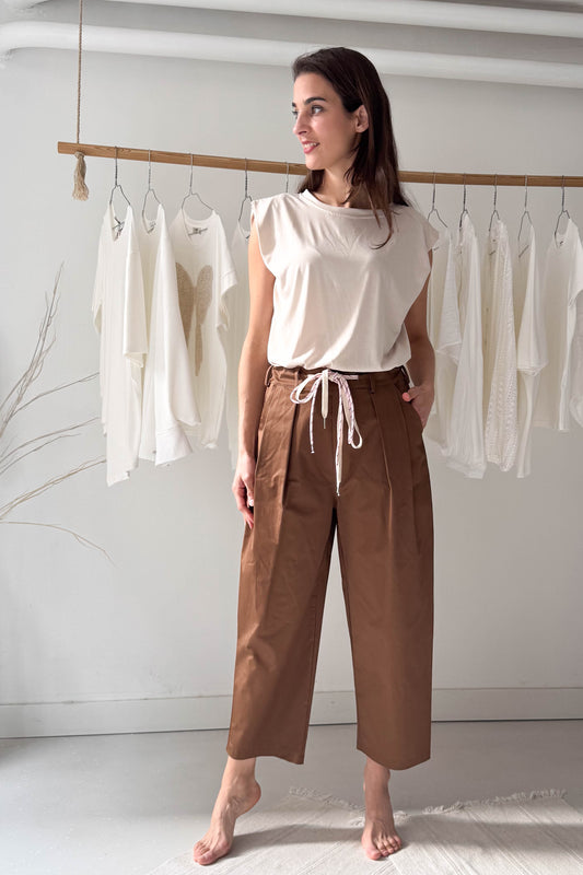 Mazsolabarna pamutkarton nadrág rózsaszín kötővel