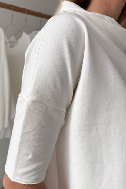 Csavart nyakú pulóver-rövid