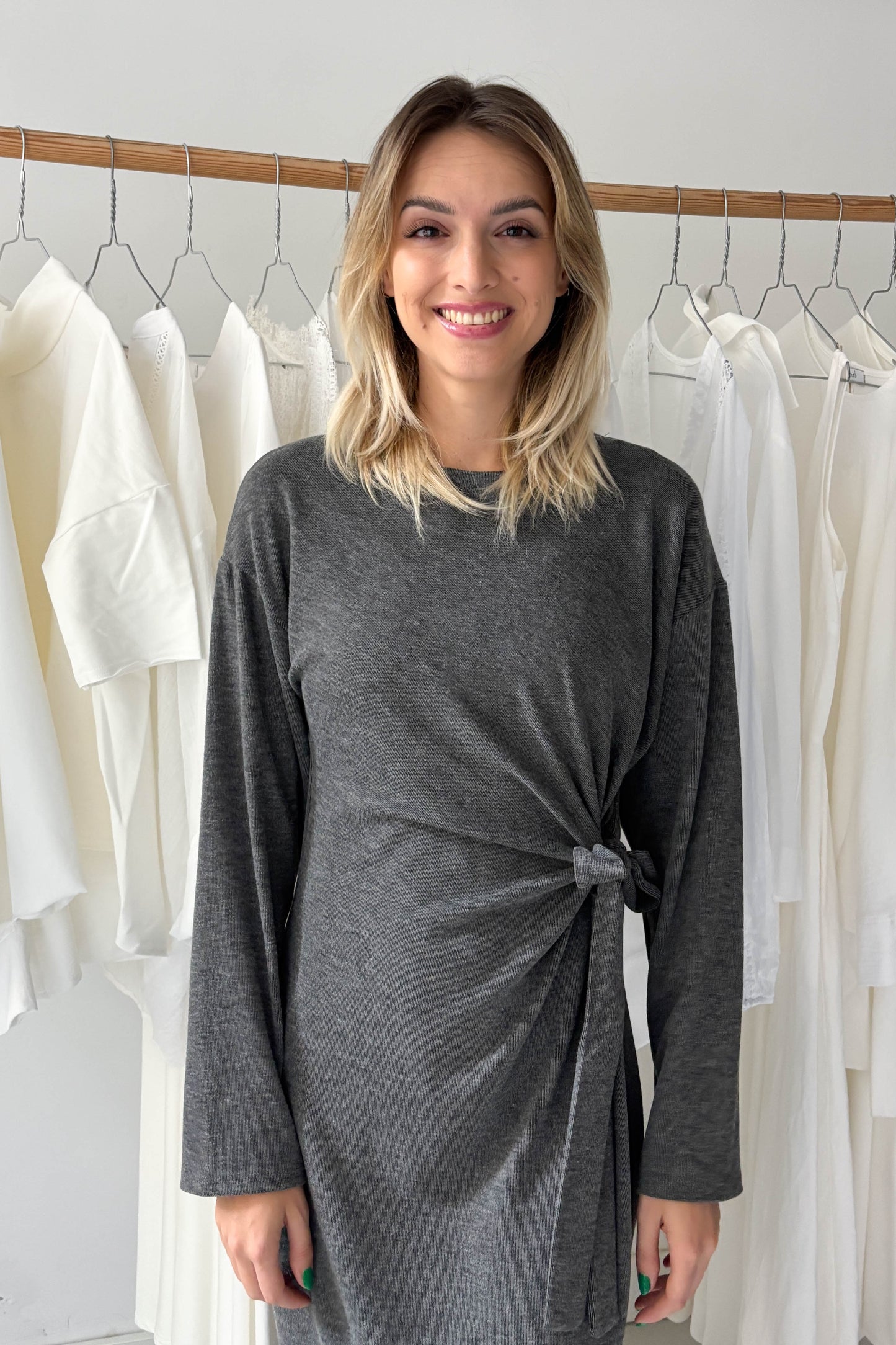 Oldalt megkötős ruha-szürke