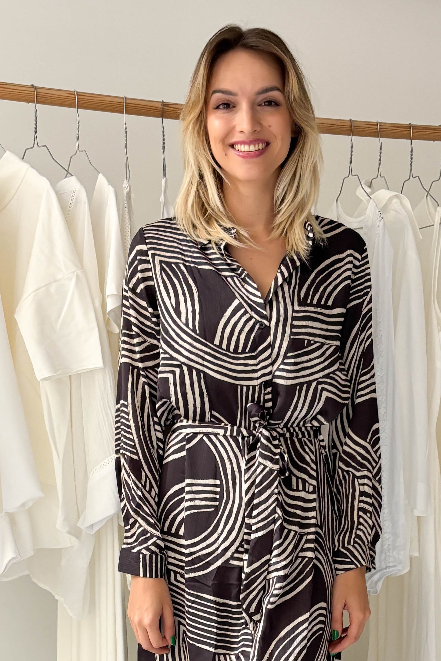 Fekete bézs mintás ingruha