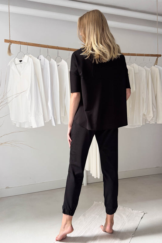 Fekete csavart nyakú pulóver-rövid