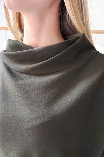 Khaki csavart nyakú pulóver-rövid