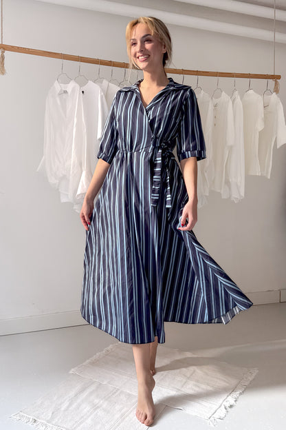 Sötétkék átlapolós ruha