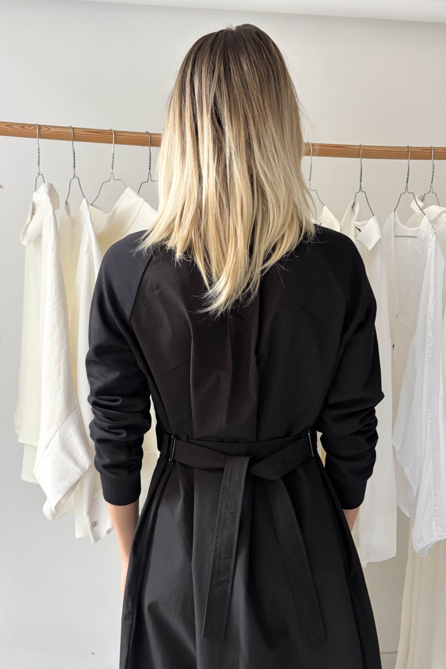 Rétegzett hatású ruha-fekete