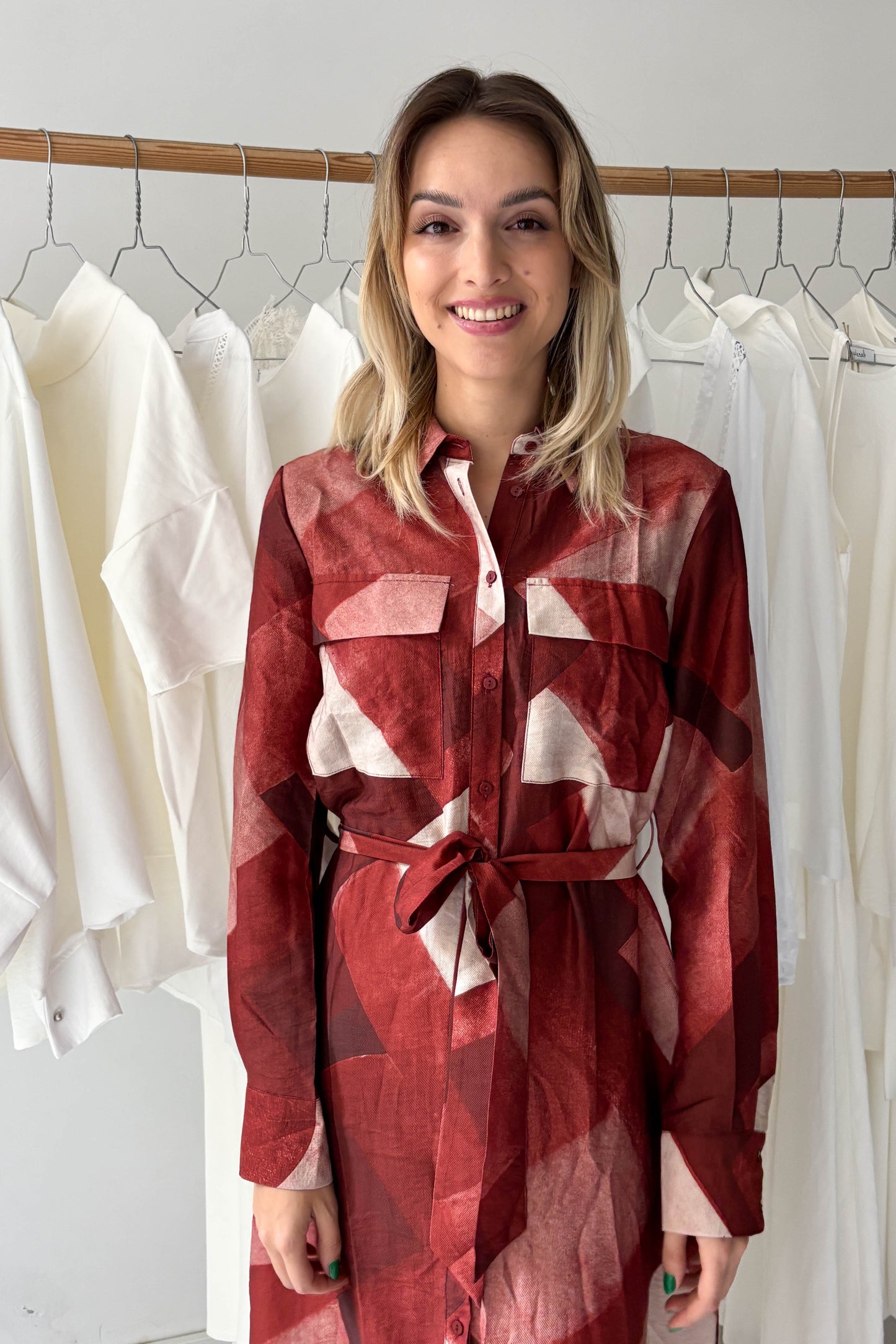 Rózsafa színű geometriai mintás ingruha