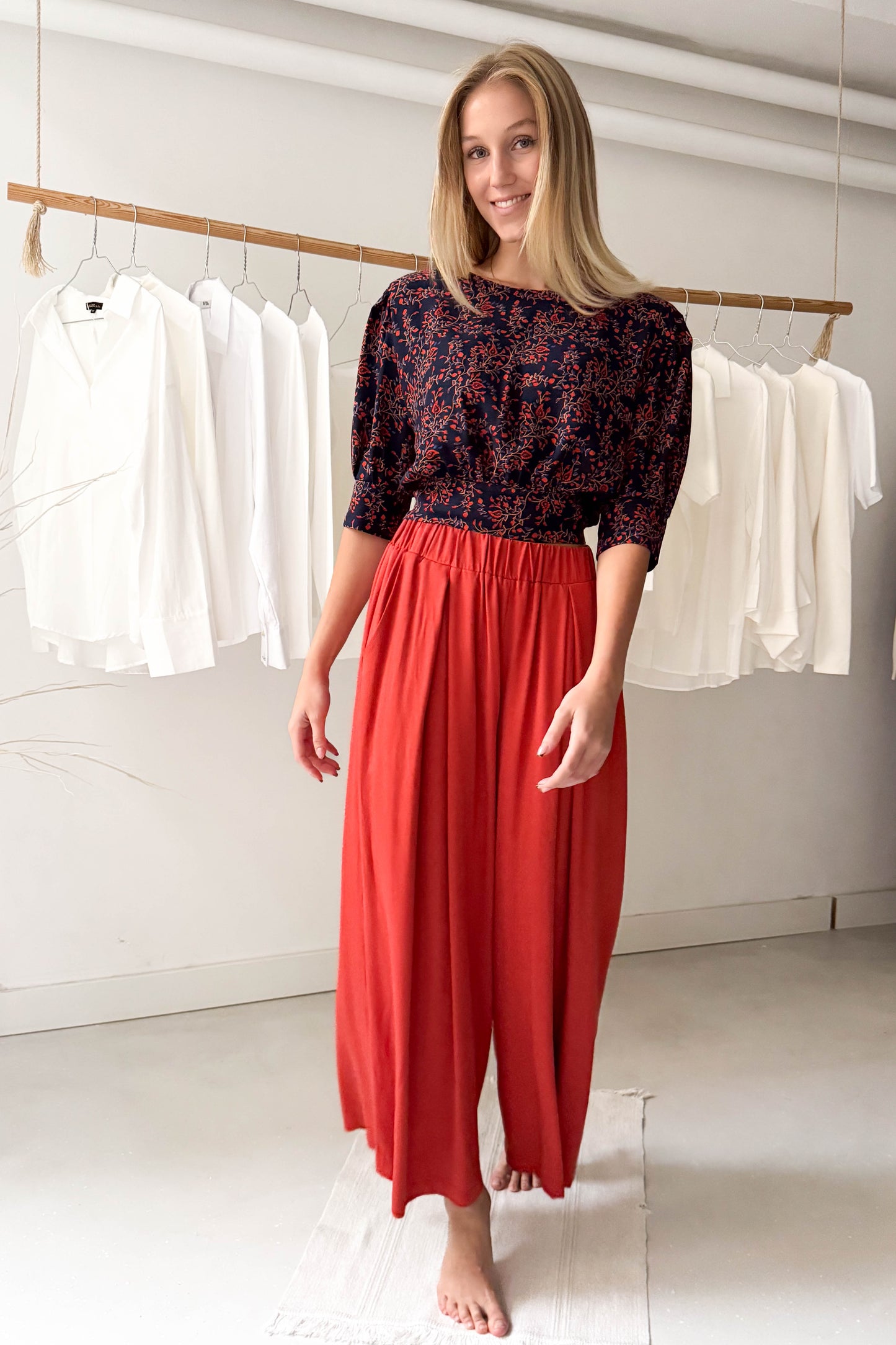 Hófehérke felső-sötétkék