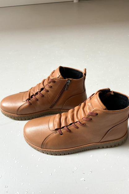 Csikóbarna bakkancs