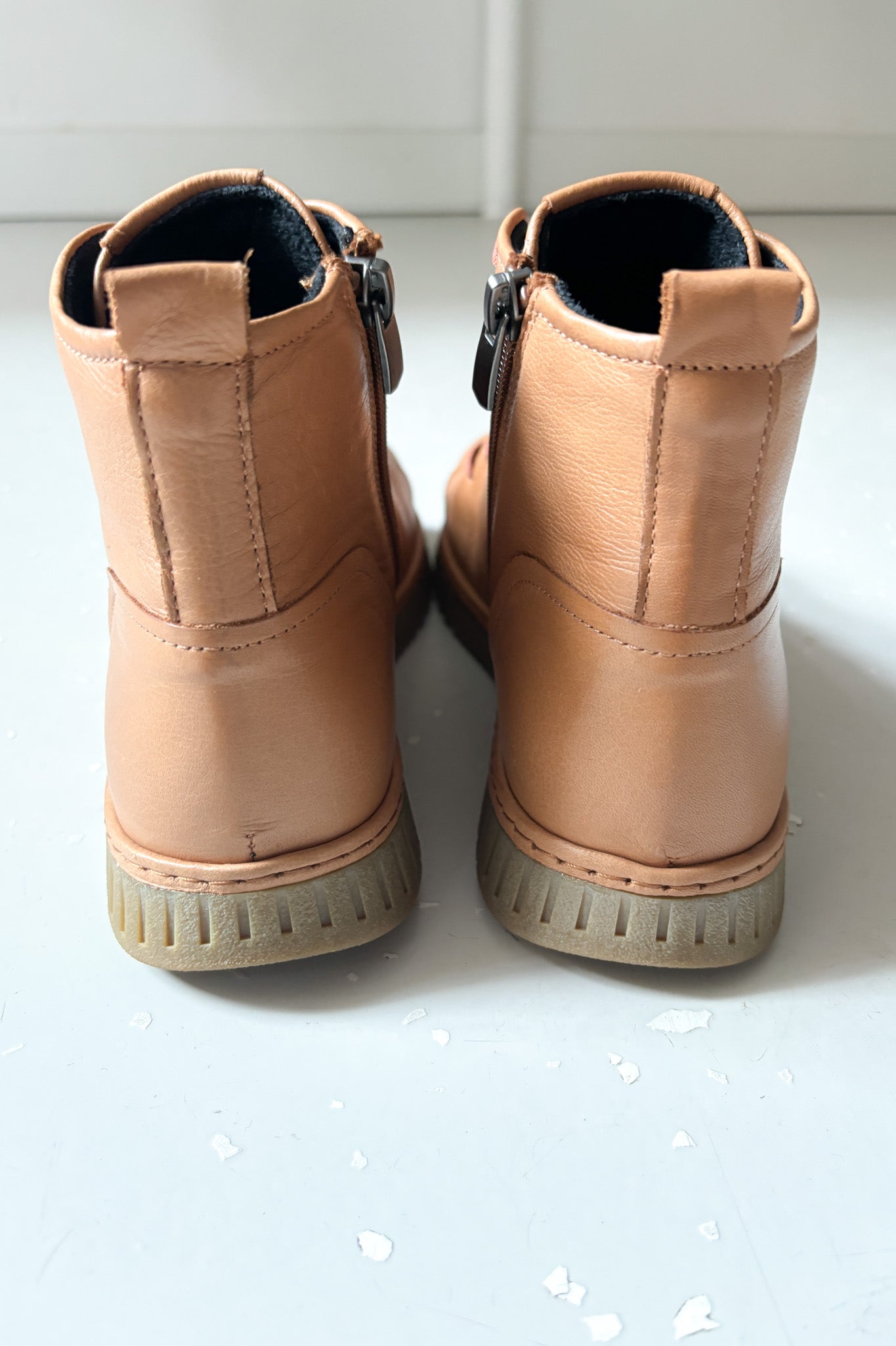 Csikóbarna bakkancs