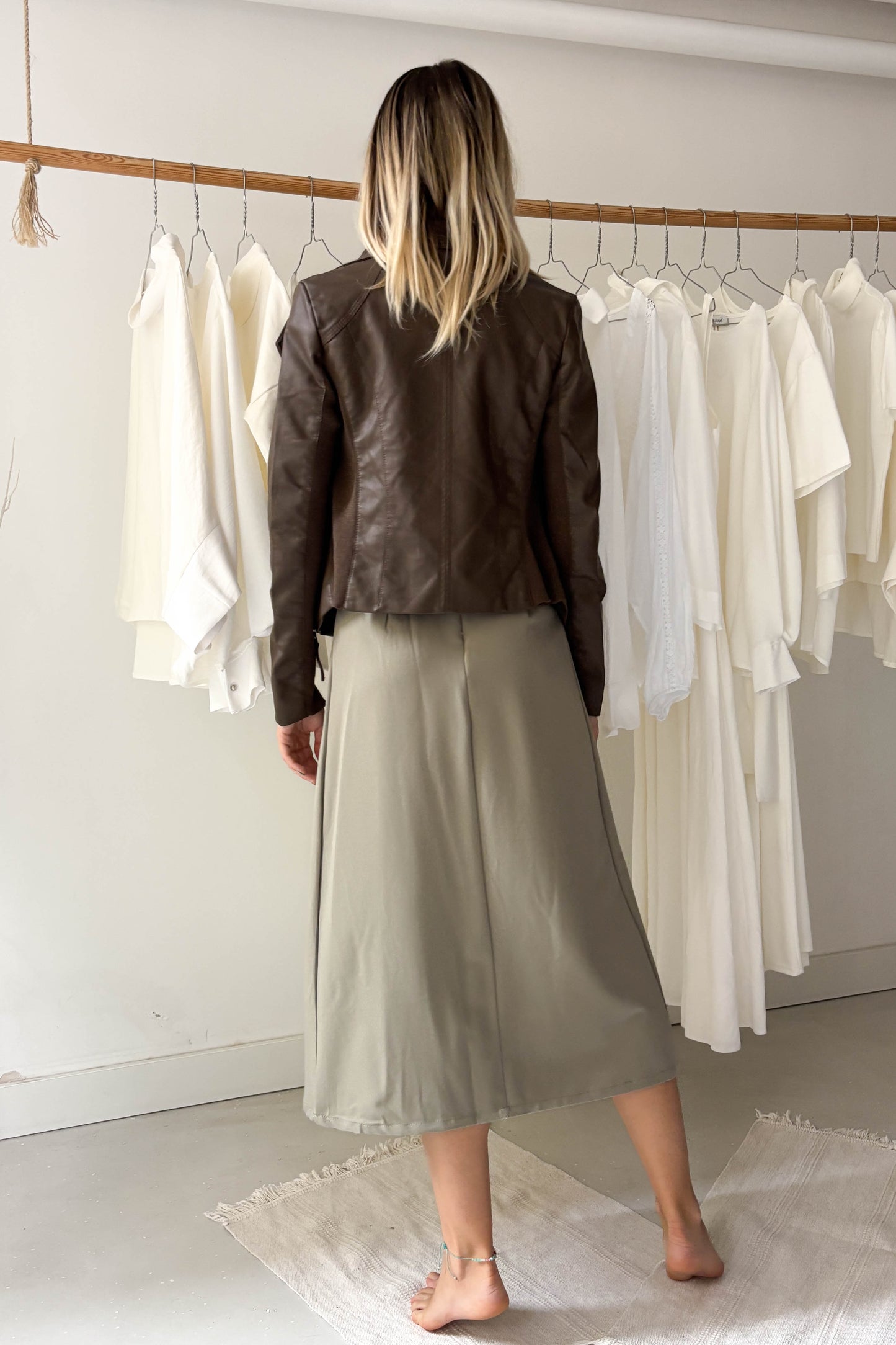 Pézsmabarna asszimetrikus bőrdzseki