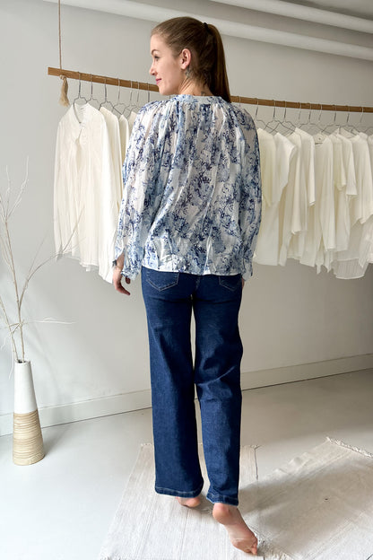 Lenge blúz kék mintával