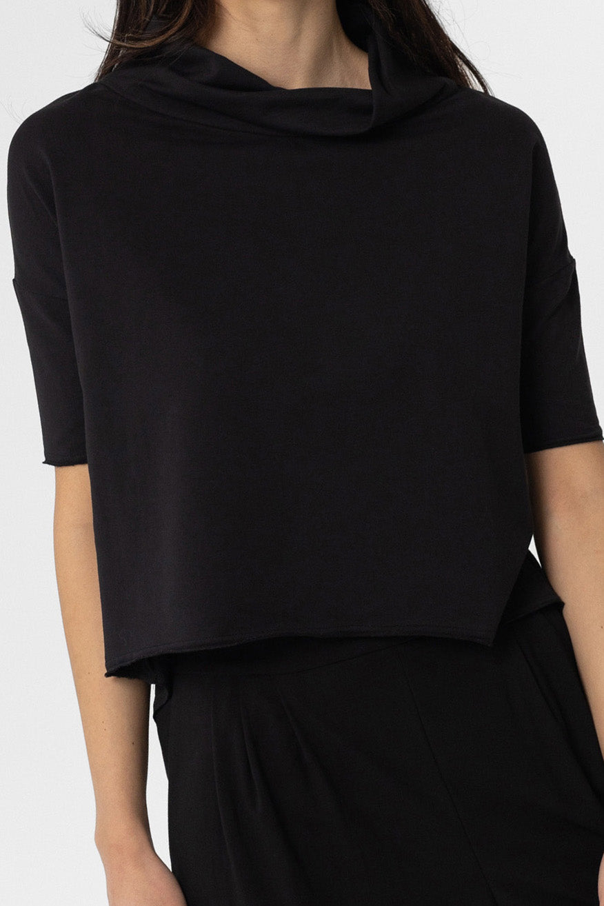 Csavart nyakú pulóver - rövid